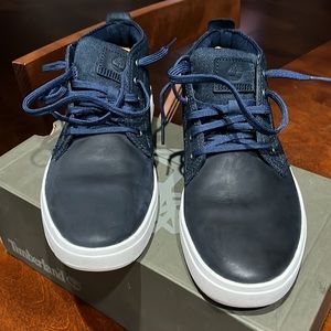 Size 9.5 Timberland Davis mens shoe